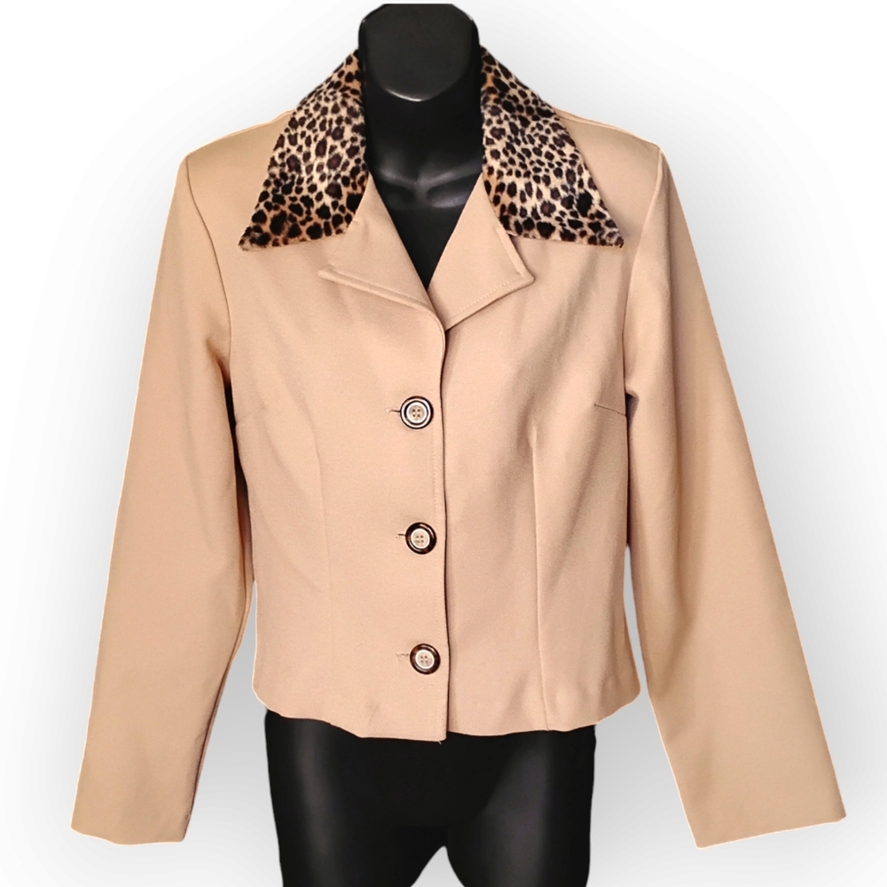 CITY TRIANGLE Faux Leopard Fur Trimmed Cropped Fitted Beige Blazer